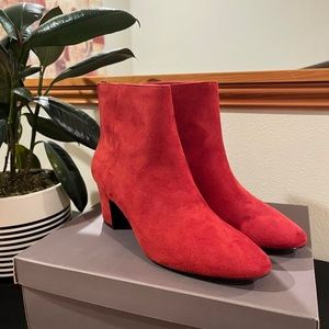 Charles & Keith ankle boots
US Size: 8 // EU size: 38